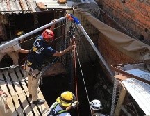 Se informó que parte del pozo colapsó cuando la mujer se encontraba dentro del agujero, a una profundidad de ocho metros. CORTESÍA / Protección Civil de Guadalajara