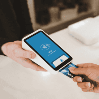 Esta es la multa por cobrar comisión por pagos con tarjeta