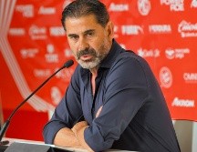 FERNANDO HIERRO. A pesar de la goleada que sufrió Chivas a manos del América en este fin de semana, el profe Pauno se mantendrá en el banquillo según informó el director deportivo del Rebaño. IMAGO7