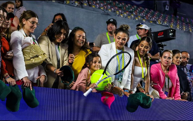 Como ha sido costumbre a lo largo del torneo, cada una de las personas asistentes al Centro Panamericano de Tenis sale fascinada con la acciones. EL INFORMADOR/A. Navarro