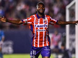 Vitinho se combinó con Jürgen Damm para hacer el gol que resolvió el partido. IMAGO7/T Hidalgo