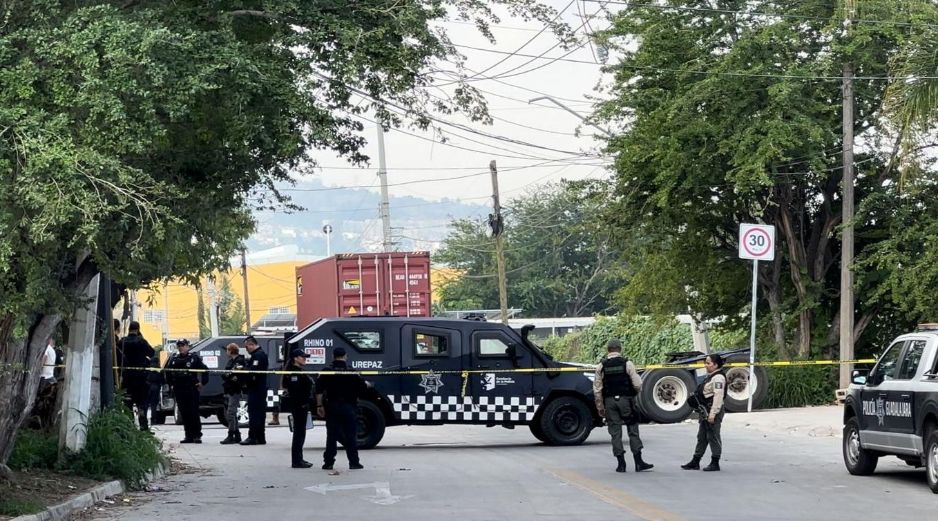 Autoridades recibieron el reporte de un vehículo pesado robado en la Carretera a Tepatitlán, que transportaba varias cajas con dulcería valuada en alrededor de 4 MDP. ESPECIAL