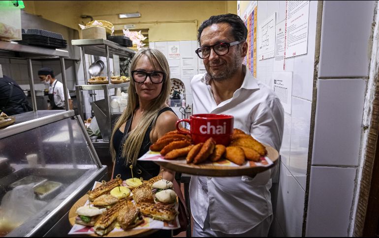 Mónica Escoto y Antonio Orozco, fundadores de Café Chai, celebran los primeros 20 años de vida de un restaurante consentido por los tapatíos. EL INFORMADOR/H. Figueroa