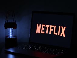 Netflix siempre es una buena opción para los domingos en casa. Foto de Samet Özer en Unsplash