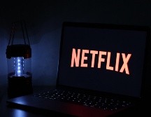 Netflix siempre es una buena opción para los domingos en casa. Foto de Samet Özer en Unsplash