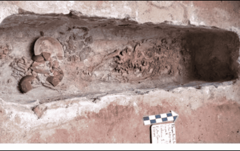 Los trabajos arqueológicos en este salvamento se efectúan en una estructura que habría sido construida exprofeso para contener la tumba del personaje. ESPECIAL.