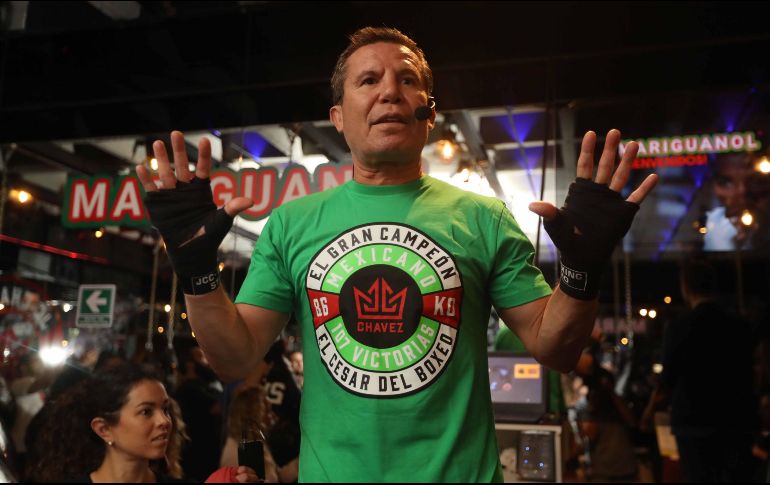 Los calzones del 'César del Boxeo' exhiben los colores verde, blanco y rojo, junto con las iniciales y el nombre del pugilista originario de Sinaloa. SUN / ARCHIVO