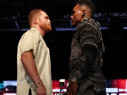 En este duelo ambos boxeadores figuran como los monarcas indiscutidos de sus respectivas divisiones, pues mientras que “Canelo” ostenta los cinturones de las 168 libras, Charlo es el mandamás de los súper welter. AFP / ARCHIVO