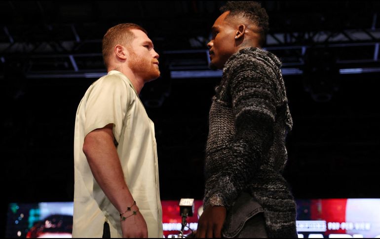 En este duelo ambos boxeadores figuran como los monarcas indiscutidos de sus respectivas divisiones, pues mientras que “Canelo” ostenta los cinturones de las 168 libras, Charlo es el mandamás de los súper welter. AFP / ARCHIVO