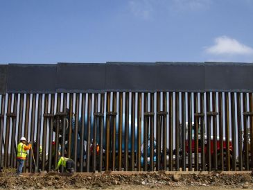 Desde hace unas semanas el cruce de migrantes que brincan el muro incrementó nuevamente. EL INFORMADOR/RCHIVO