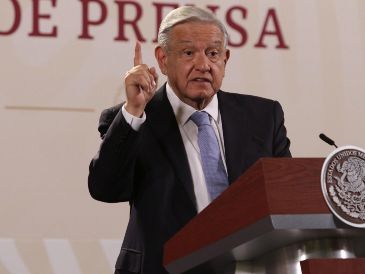 López Obrador señala que los aspirantes "hablan sin tener sustento porque piensan que así van a ganar simpatía" pero "no hay que tomarlos en serio". SUN / C. Mejía