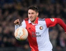 Santiago Giménez continúa en plan grande con el equipo del Feyernood. AP / ARCHIVO