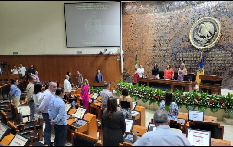 En votación económica, 14 legisladores se pronunciaron para evitar que la discusión fuera incluida en el orden del día mientras que apenas 8, incluyendo a la bancada de Hagamos y algunos de Morena, votaron a favor. ESPECIAL