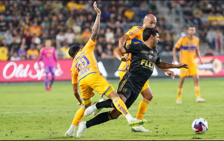 Tigres y LAFC tuvieron que recurrir a los penaltis después de que el 0-0 prevaleció en el tiempo reglamentario. EFE/A. Dinner