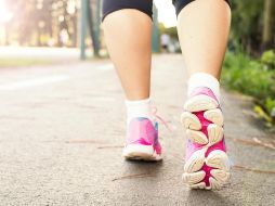 Correr o caminar largas distancias son factores que provocan su aparición. PIXABAY