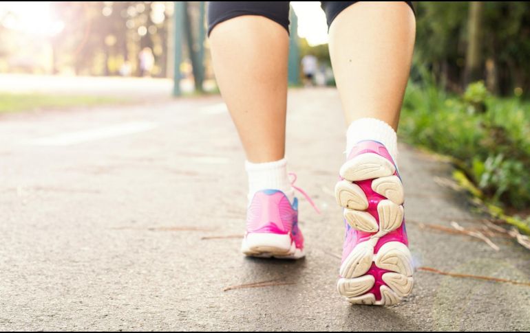 Correr o caminar largas distancias son factores que provocan su aparición. PIXABAY