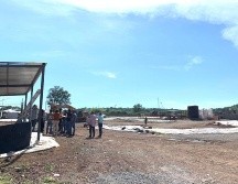 Estas medidas de mitigación incluyen evitar el derrame de lixiviados, retirar inmediatamente la basura depositada en la central de transferencia y llevarla al sitio de disposición final y evitar el ingreso de residuos peligrosos. ESPECIAL