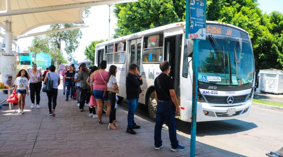 En la ciudad existen 27 rutas con esta función; 15 se concentran en el Macrobús de la calzada Independencia. EL INFORMADOR/A. Navarro