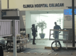 La noche de este jueves 28 de septiembre se registró un enfrentamiento dentro del hospital de Sinaloa, dejando cuatro muertos. ESPECIAL.