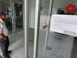 Si necesitas retirar dinero en efectivo de tu pensión, recuerda que los bancos que no tienen convenio con la Secretaría de Bienestar, te cobrarán una comisión. EL INFORMADOR/ ARCHIVO.