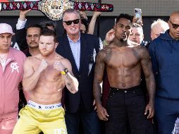 En este duelo estarán en disputa todos los cetros super medianos de “Canelo”, quien a pesar de que marcha como favorito en este pleito es sabedor del peligro que tendrá frente a él. EFE / E. Laurent