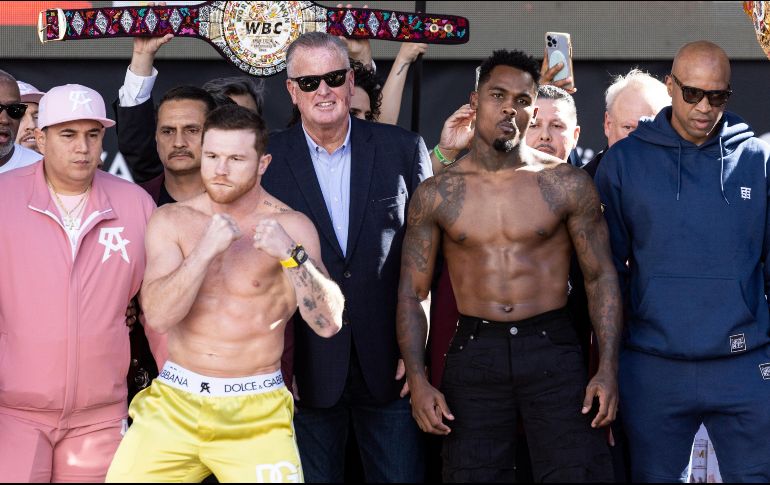 En este duelo estarán en disputa todos los cetros super medianos de “Canelo”, quien a pesar de que marcha como favorito en este pleito es sabedor del peligro que tendrá frente a él. EFE / E. Laurent