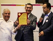 Salvador Cosío (d), presidente de Confío en México, comentó que ven positivo el desarrollo que ha tenido Tlajomulco. EL INFORMADOR / A. Navarro