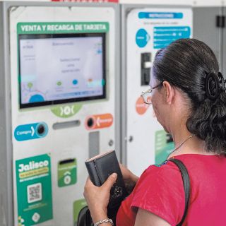 Suman 37 millones de pesos de cambio no devuelto a usuarios del Tren Ligero