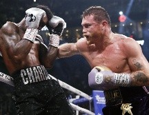 A pesar de que el mexicano logró la victoria, la pelea fue decepcionante, pues estuvieron ausentes las emociones arriba del ring. EFE / ARCHIVO