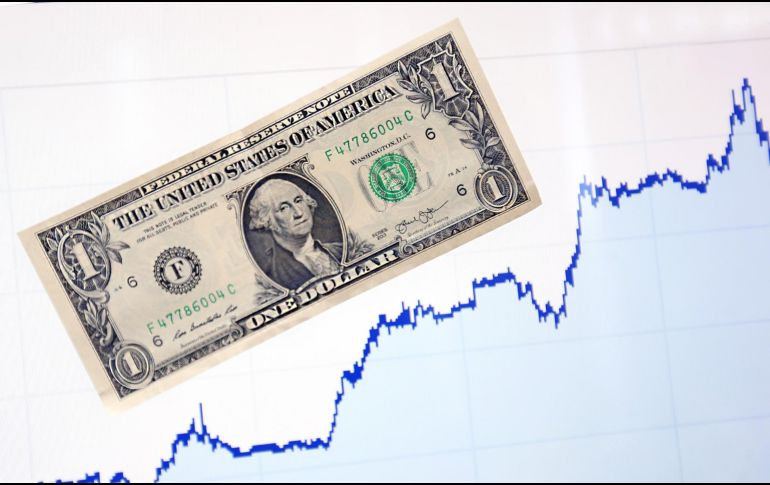 El dólar superó la barrera de los 18 pesos, por primera vez desde mayo. EFE/ ARCHIVO