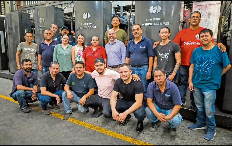 Equipo comprometido. La plantilla combina el talento de jóvenes con la guía de experimentados integrantes de la industria editorial. EL INFORMADOR/A. Navarro