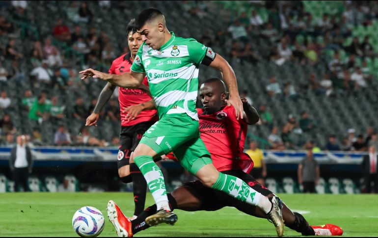 Santos y Xolos tienen 14 puntos en el torneo. IMAGO7/J. Cisneros