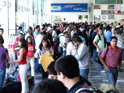 Con apego en la ley y a su normatividad interna, se podrá ofrecer 50% de descuento a estudiantes de educación media superior y superior, durante todo el año. NTX / ARCHIVO