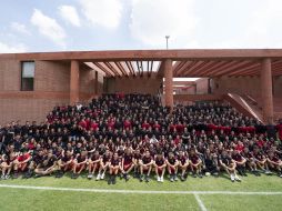 Mediante un mensaje en redes sociales, el presidente ejecutivo de la institución de los Zorros, José Riestra López escribió: “Hoy por primera vez todos juntos en nuestra nueva casa Academia AGA