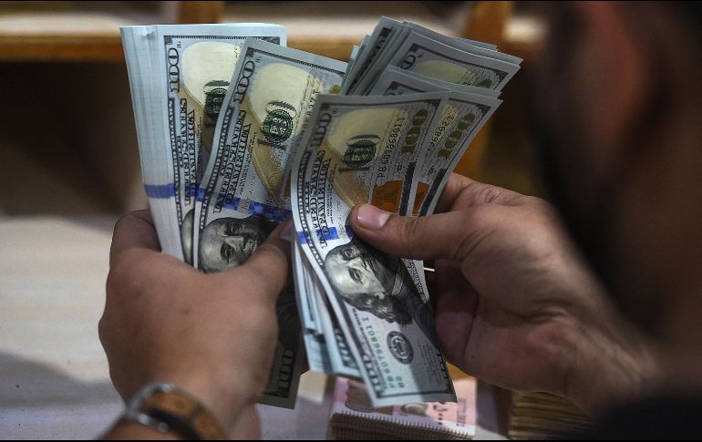 La cotización del dólar se actualiza a lo largo del día. AFP / ARCHIVO