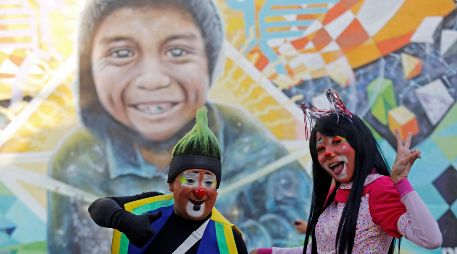 Sonreír activa las hormonas de la felicidad: serotonina, dopamina, adrenalina y endorfinas. EFE / ARCHIVO