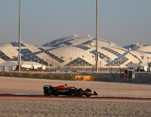Verstappen, quien busca su tercer campeonato mundial, partirá desde el primer lugar en la parrilla de salida este domingo. EFE / A. Haider