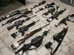 En la intervención fueron confiscadas 104 armas y 28 kilos de droga sintética. NOTIMEX/ Archivo