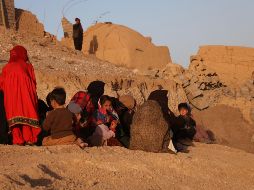 El Talibán instó a las organizaciones locales a llegar lo antes posible a las zonas afectadas por el sismo para ayudar a trasladar a los heridos al hospital, proporcionar refugio y entregar alimentos. EFE