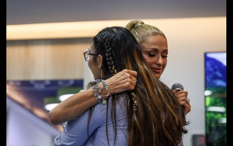 Paris realizó esta visita exprés a través de la firma Nice, la cual también tiene una fundación.