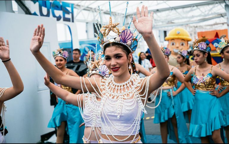 La participación de la Comparsa Papirolas fue todo un éxito y puso a bailar a más de uno. CORTESÍA