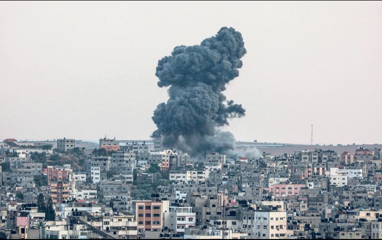 Los bombardeos no cesaron ayer en Medio Oriente. El Gobierno de Israel declaró la guerra tras las agresiones, por lo que se esperan más víctimas. EFE