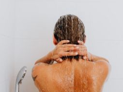 Te presentamos las ventajas y desventajas de ducharse con agua fría y caliente. Pexels.