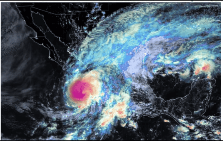 Andrés Manuel López Obrador envió un mensaje a la población de las zonas de Nayarit y Jalisco. ESPECIAL/ SMN.