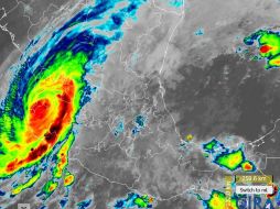 Ante la rapidez con la que se desplaza el Huracán Lidia, en menos de cinco horas pasó de ser un huracán Categoría 4 a regresar a la Categoría 2. ESPECIAL.