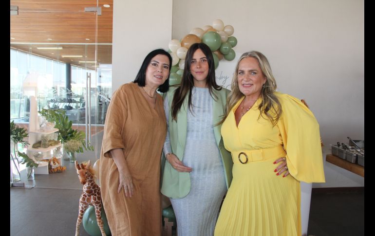 Conny Gallo, Andrea Barba Torres y Pony Torres. GENTE BIEN JALISCO/ Esmeralda Escamilla