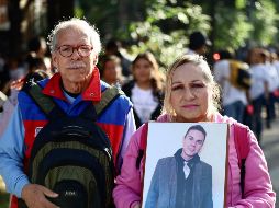 Ciro Manuel Vera Juárez desapareció en el 2018. Sus padres Angélica Juárez y Ciro Vera vienen con fe a pedir ayuda a la Virgen de Zapopan para poderlo encontrar. EL INFORMADOR / A. NAVARRO