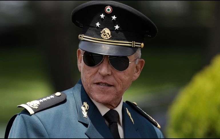 SALVADOR CIENFUEGOS. López Obrador sostuvo que la condecoración que le otorgó fue porque se cumplieron 200 años de la creación del Colegio Militar y aclaró que 