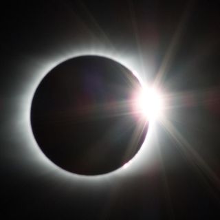 ¿Es seguro tomar fotos al eclipse solar con tu celular?