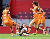 Las rojinegras no brillaron dentro del campo, en la mayor parte del encuentro se vieron superadas por el rival y les fue difícil hacerle frente a unas diablas que les costó sacar la victoria y a sus delanteras, por momentos, les faltó puntería. IMAGO7